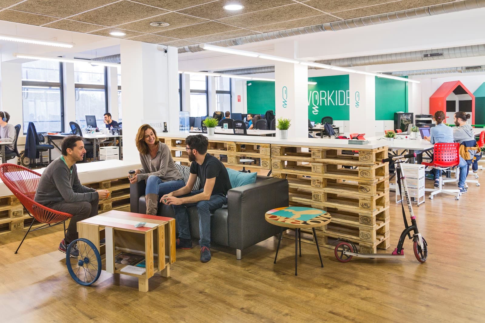 Startup-Friendly Coworking Spaces Barcelona: Private Offices & Flexible Solutions