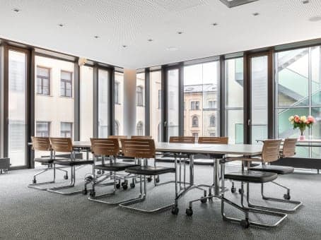 Regus München Staatsoper interior photo 1