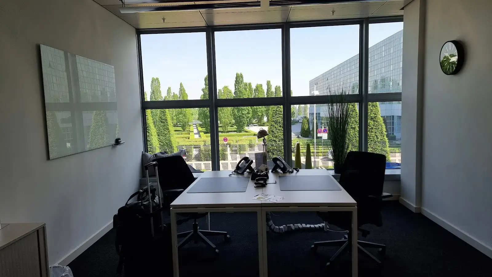 Regus Munich Airport interior photo 1