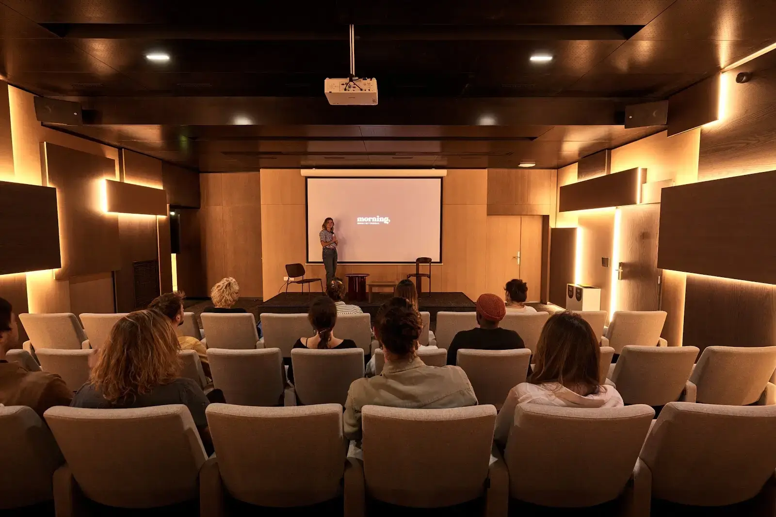 Morning, Laffitte interior photo 1