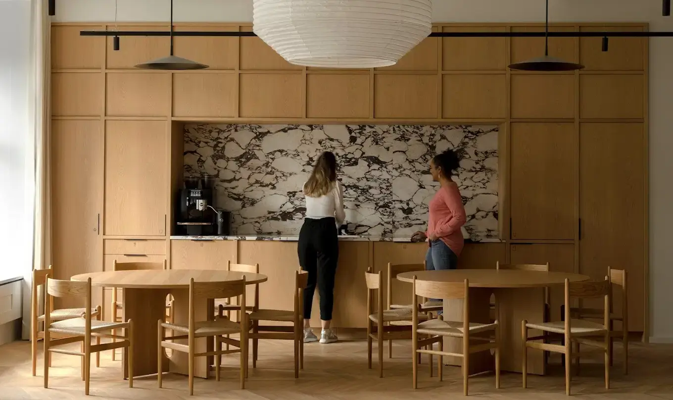 Fora - Linden Palais