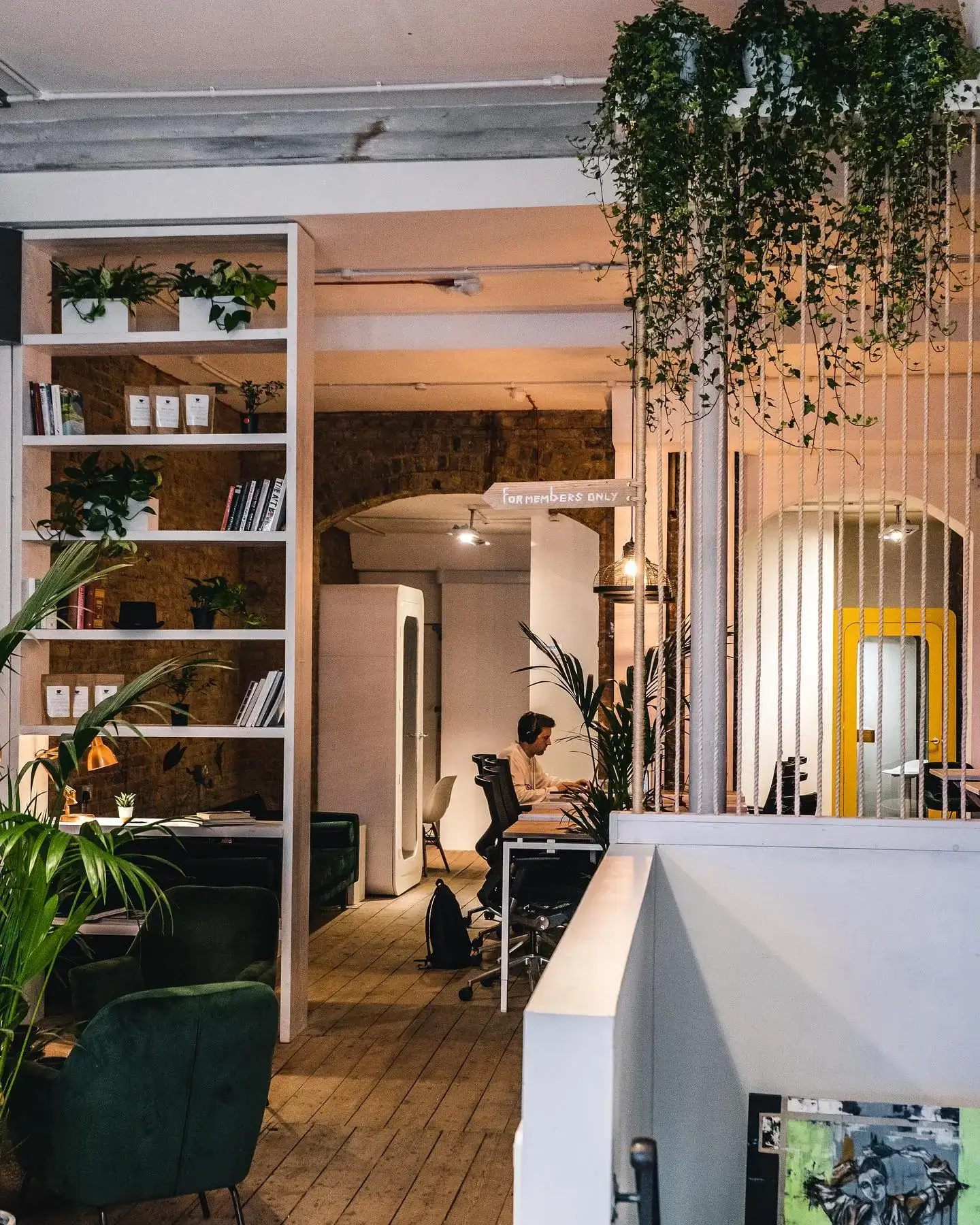Cobalance Cafe interior photo 2