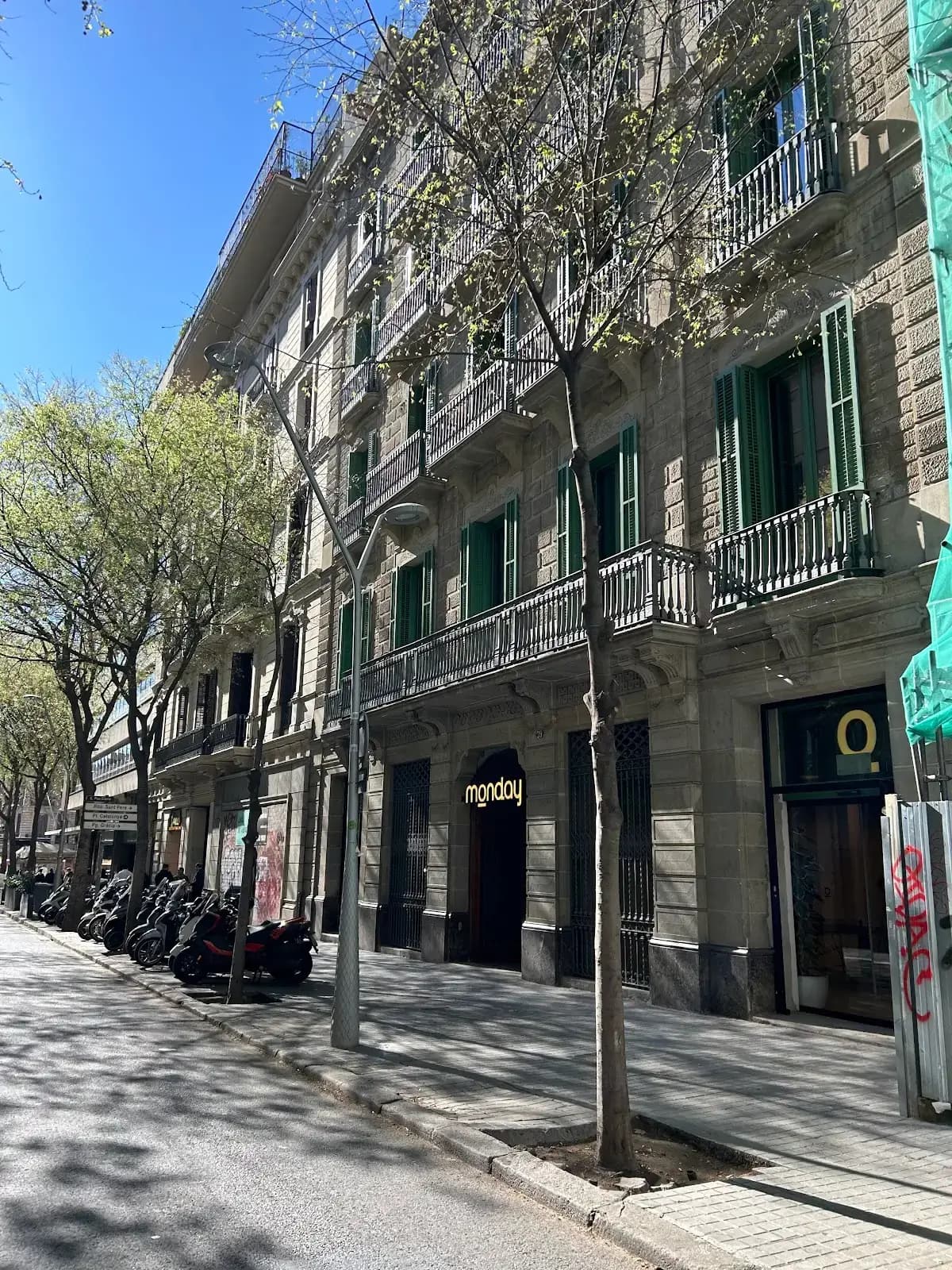 Monday Pau Claris interior photo 4