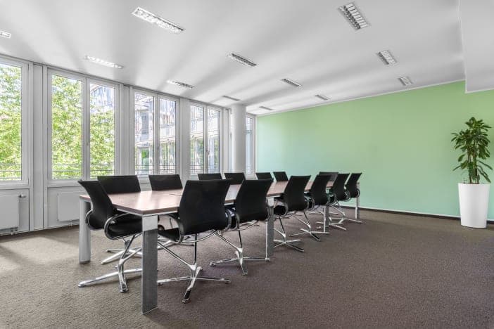 Regus Munich Maximilianstrasse 35a interior photo 4
