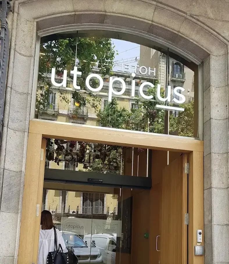 Utopicus Plaça Catalunya interior photo 8