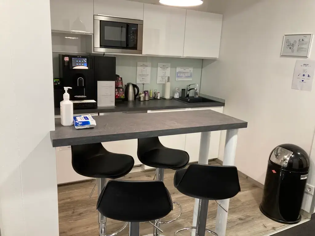 Regus Düsseldorf Neuer Zollhof interior photo 6