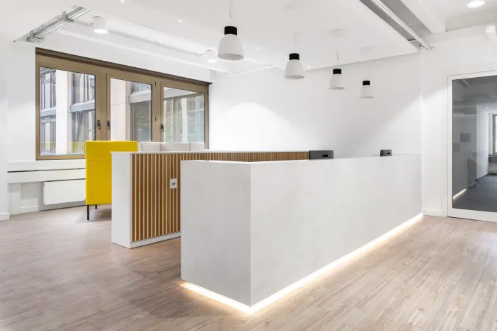 Regus Munich Peak interior photo 3