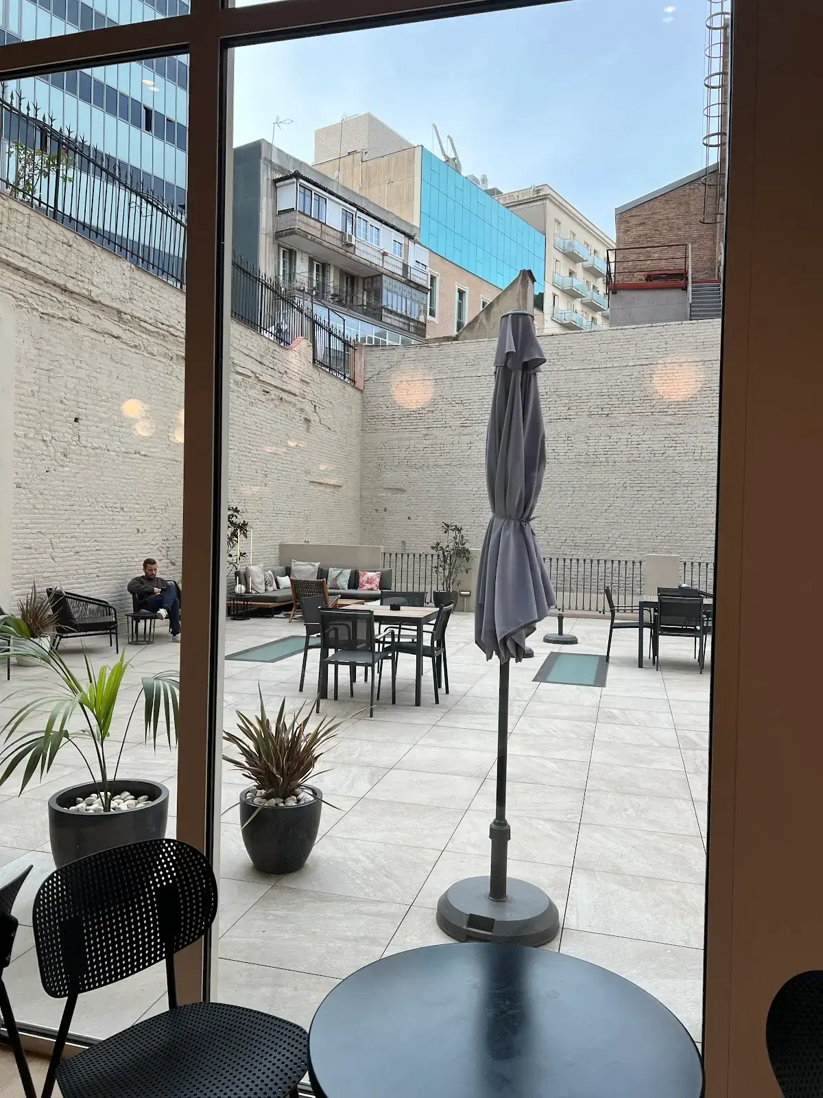 Monday Pau Claris interior photo 3