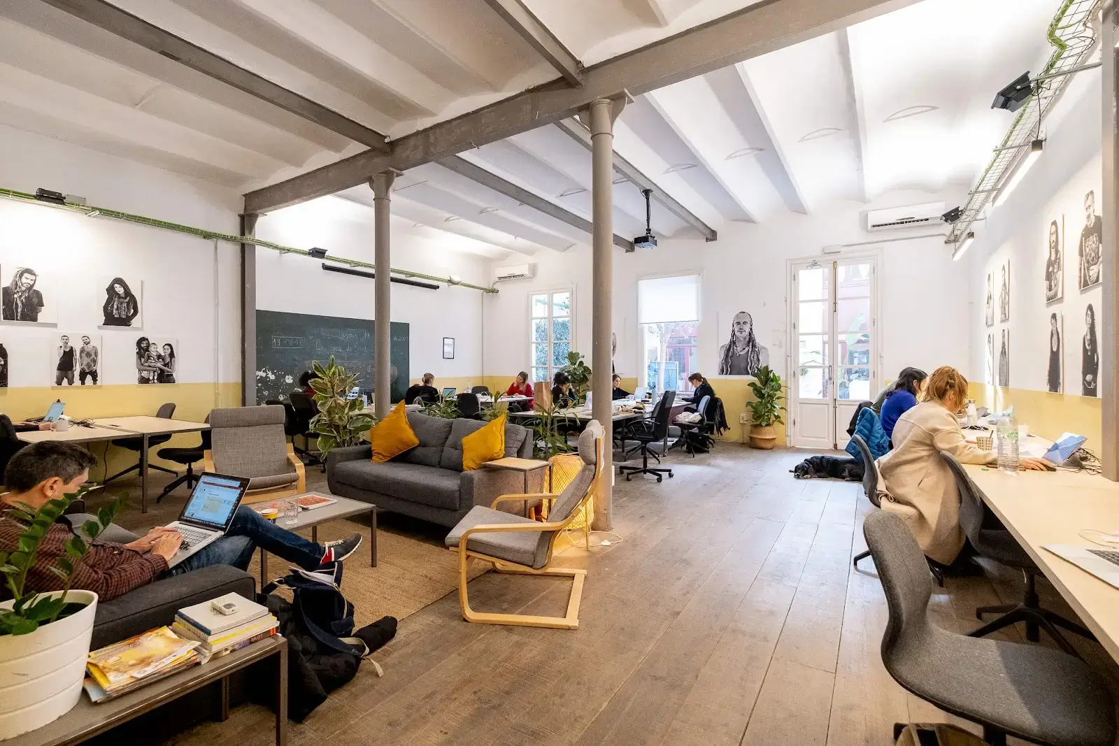 PAU interior photo 8