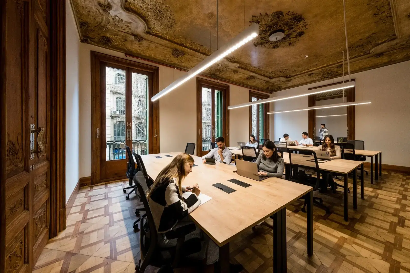 Monday Pau Claris interior photo 8