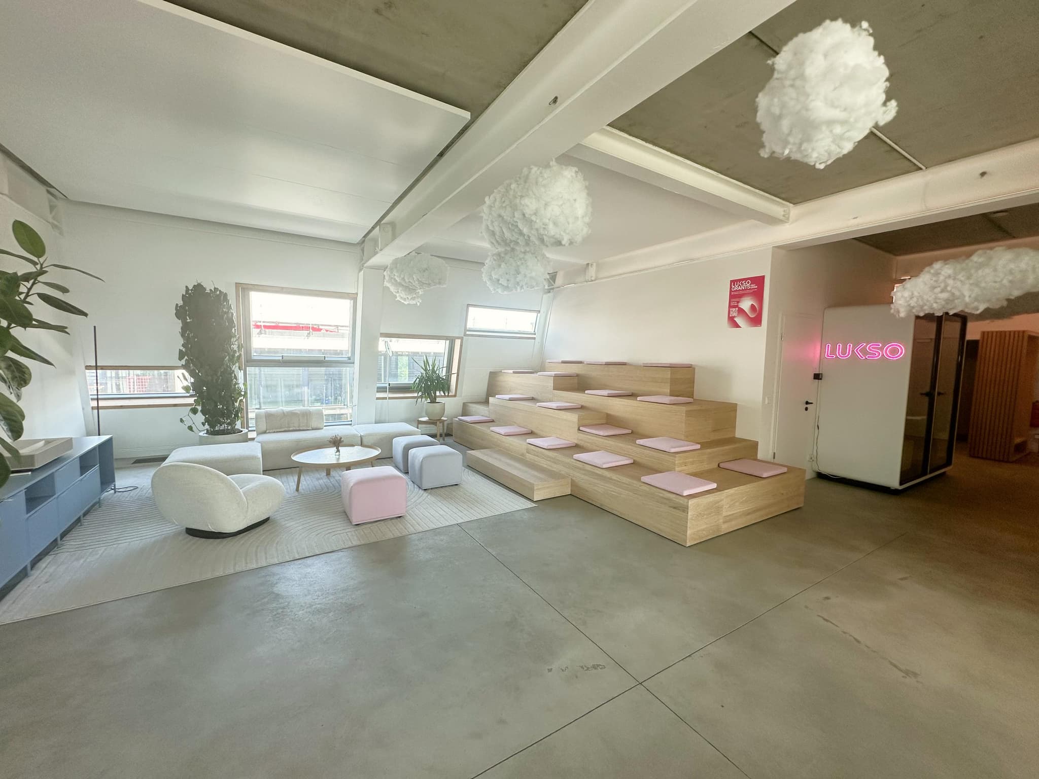 LUKSO Hub